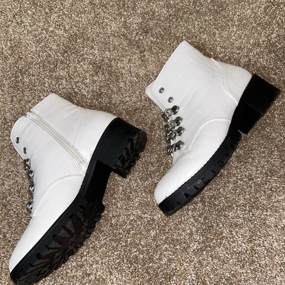 Sugar Obvi Combat Boots White/Cream Croco Size 7.5 chain top detailing side zip - Picture 7 of 9